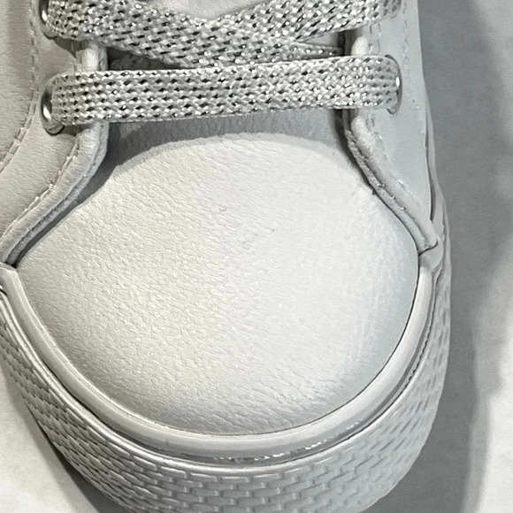 Children Place Girls white low top lace up tennis shoes. Size 11C NWT - Picture 5 of 13